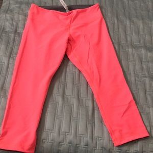 Lu lu lemon pink mid calf work out pants